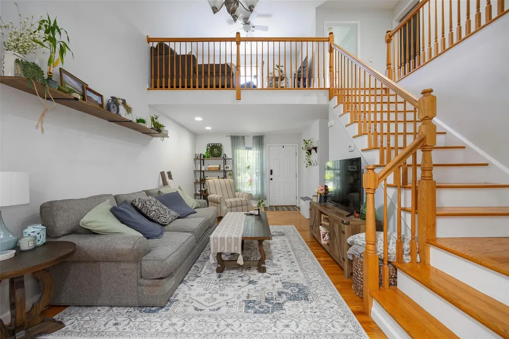 251 Pinebrook Drive Hyde Park NY 12538