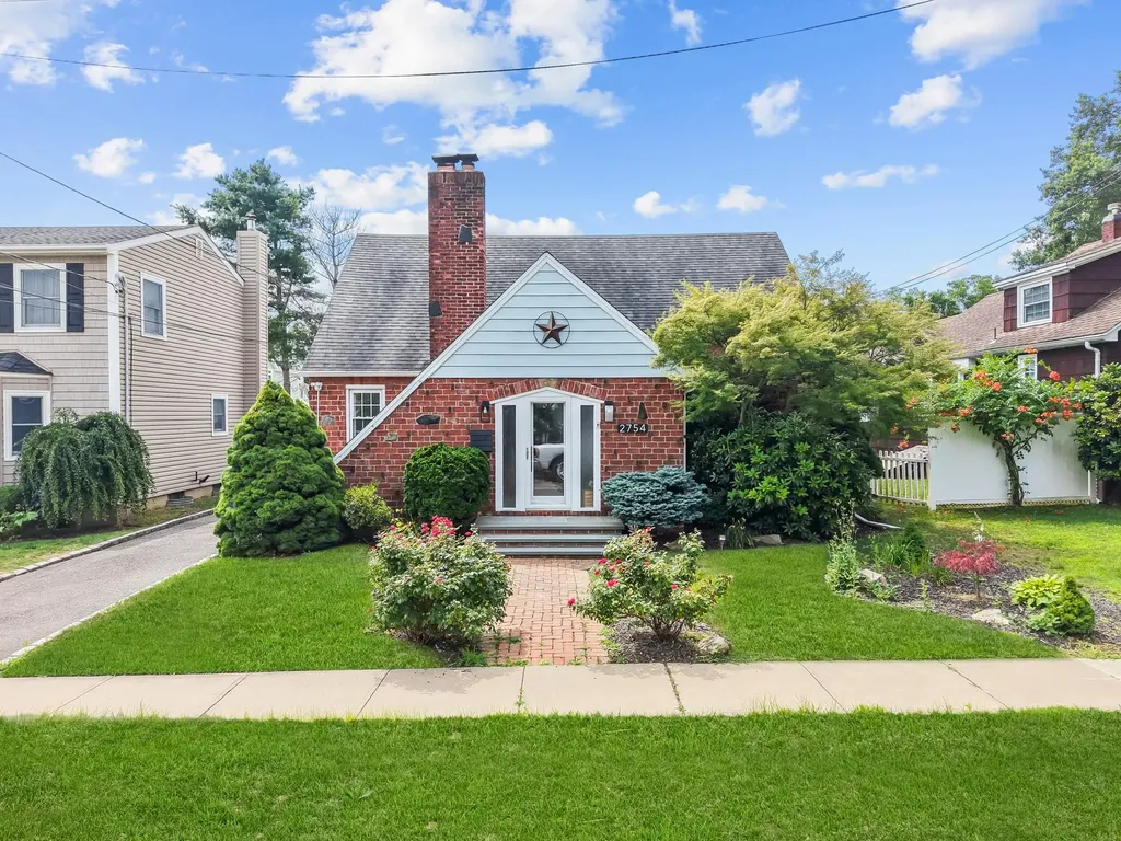 2754 Natta Boulevard Bellmore NY 11710