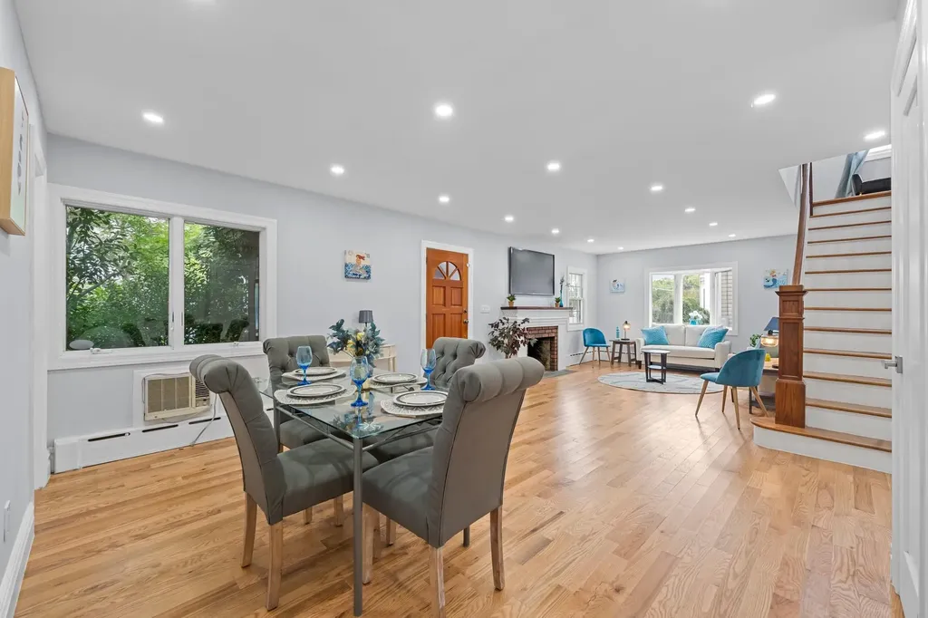 2754 Natta Boulevard Bellmore NY 11710