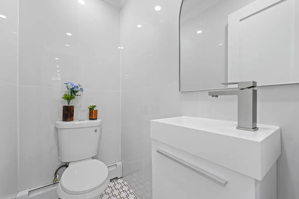 2754 Natta Boulevard Bellmore NY 11710