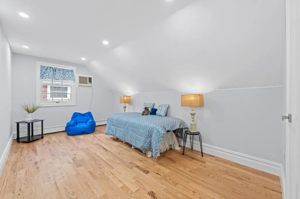 2754 Natta Boulevard Bellmore NY 11710