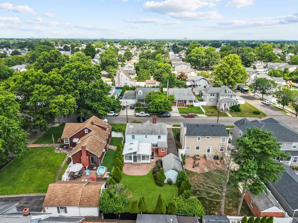 2754 Natta Boulevard Bellmore NY 11710