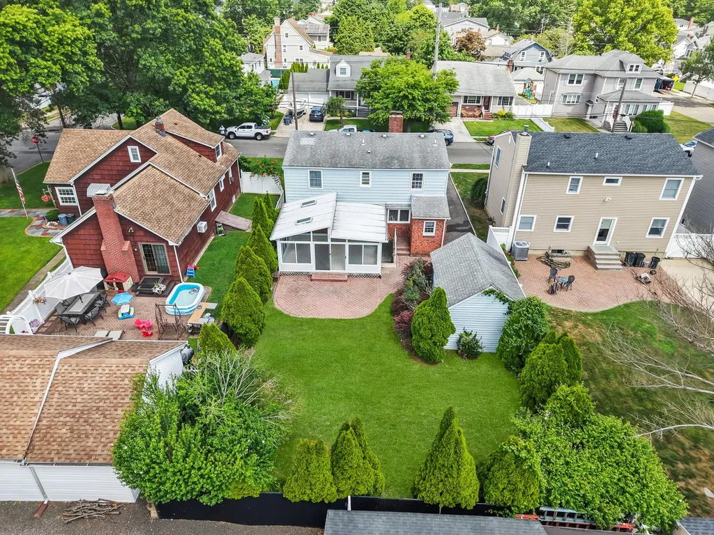 2754 Natta Boulevard Bellmore NY 11710
