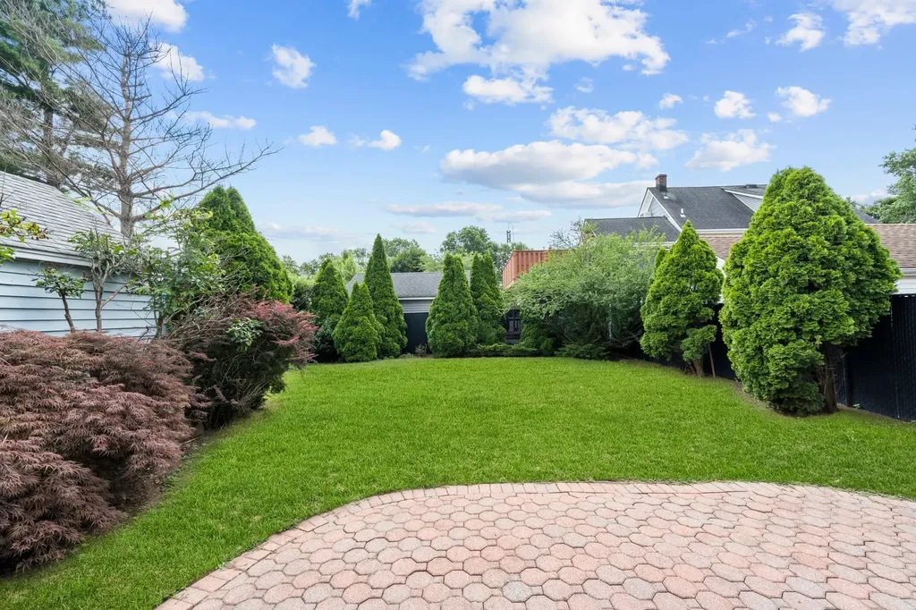 2754 Natta Boulevard Bellmore NY 11710