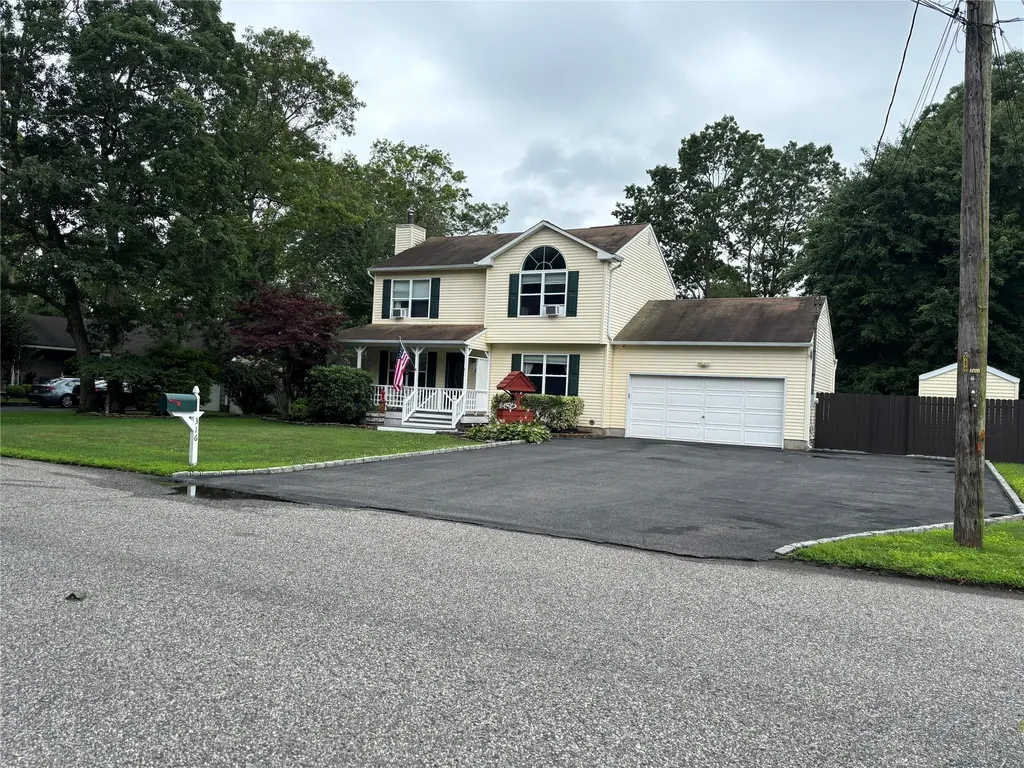 316 Whittier Drive Mastic Beach NY 11951