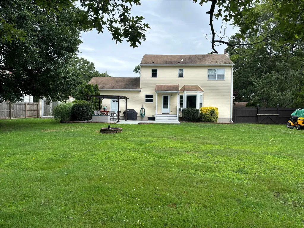 316 Whittier Drive Mastic Beach NY 11951
