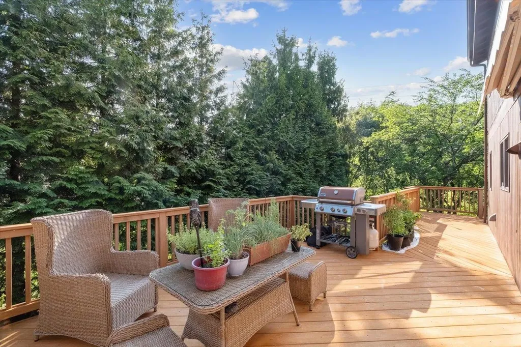 6 Kaateskill Place Scarsdale NY 10583