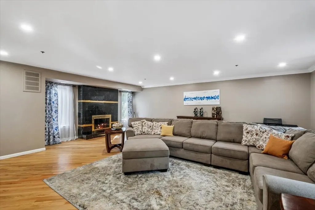 6 Kaateskill Place Scarsdale NY 10583