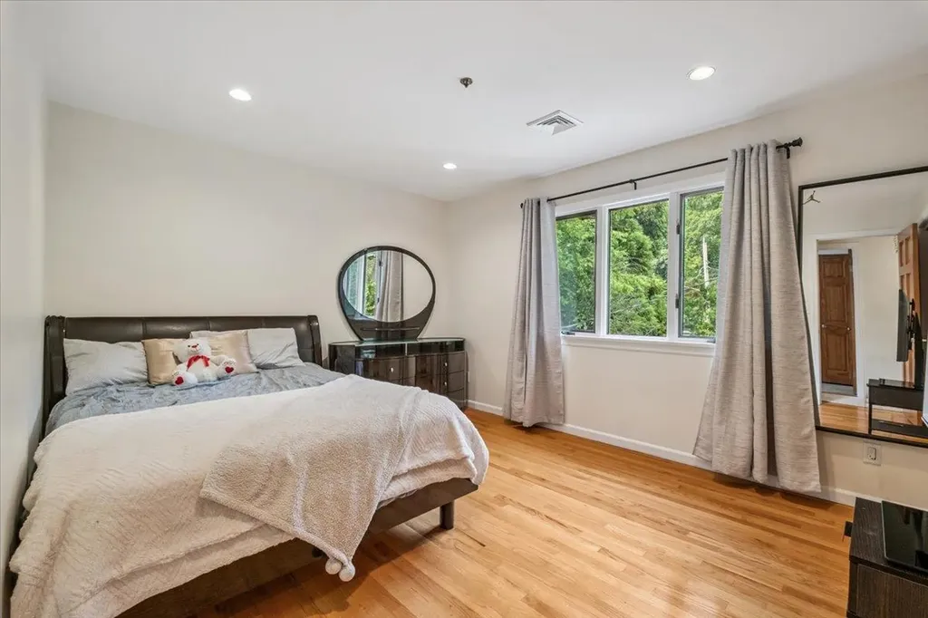 6 Kaateskill Place Scarsdale NY 10583