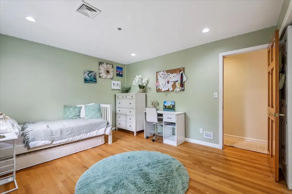 6 Kaateskill Place Scarsdale NY 10583