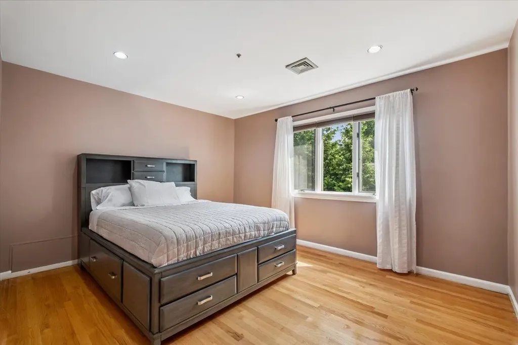 6 Kaateskill Place Scarsdale NY 10583