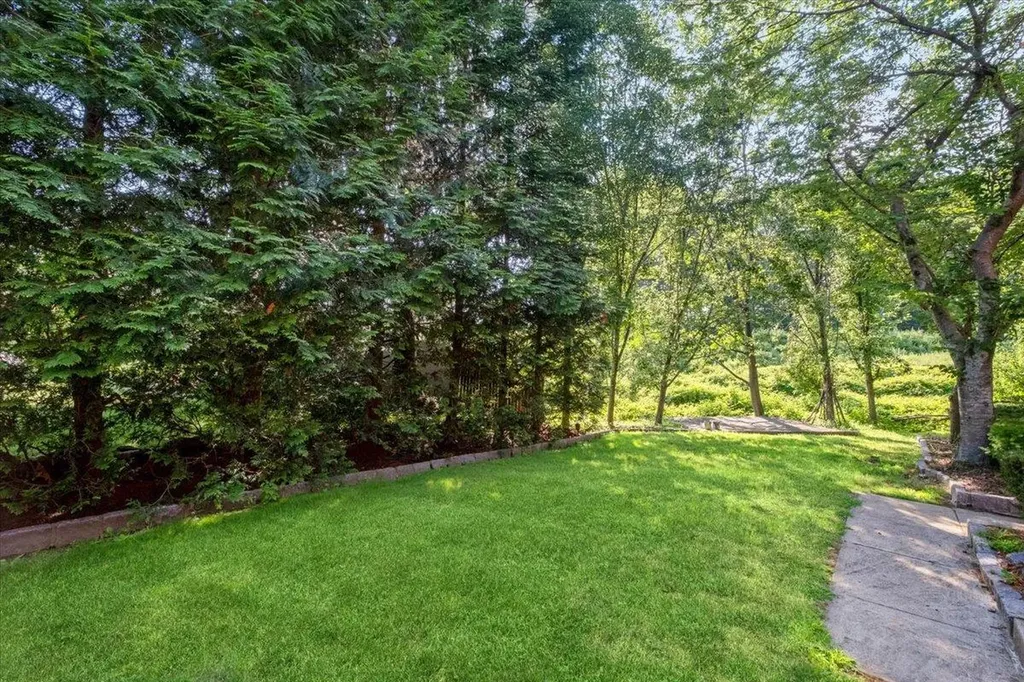 6 Kaateskill Place Scarsdale NY 10583