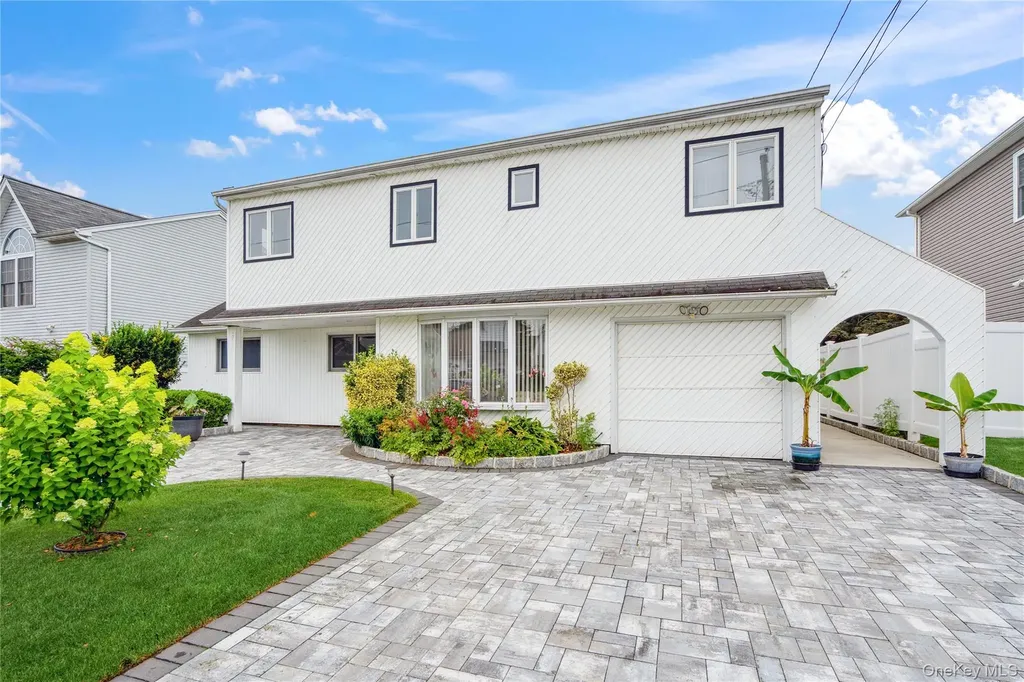 11 Sunrise Street Plainview NY 11803