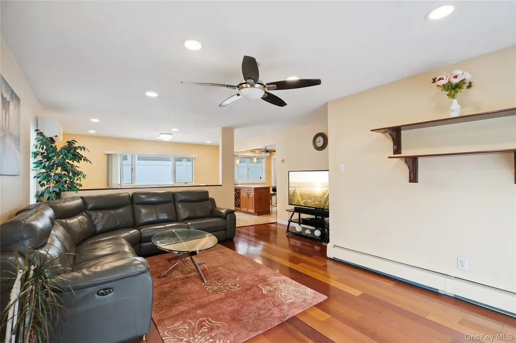 11 Sunrise Street Plainview NY 11803