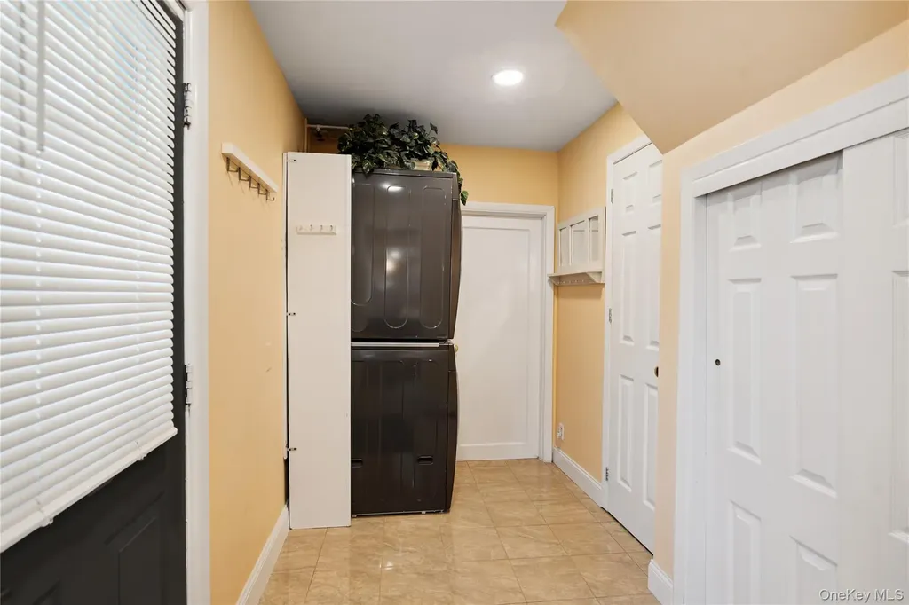 11 Sunrise Street Plainview NY 11803