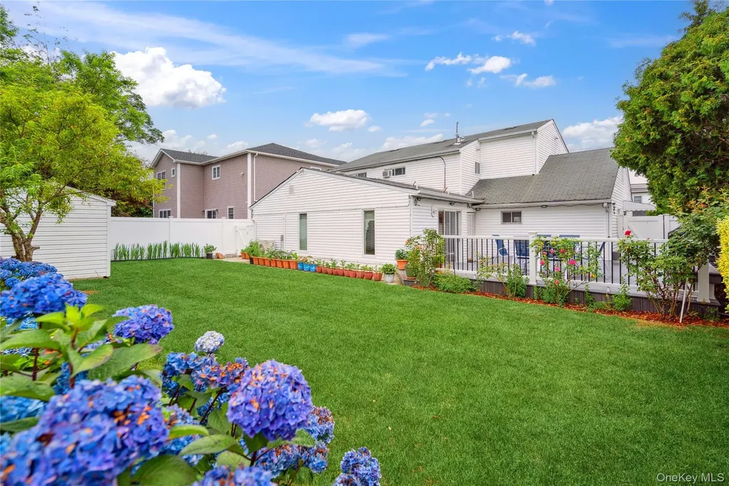 11 Sunrise Street Plainview NY 11803