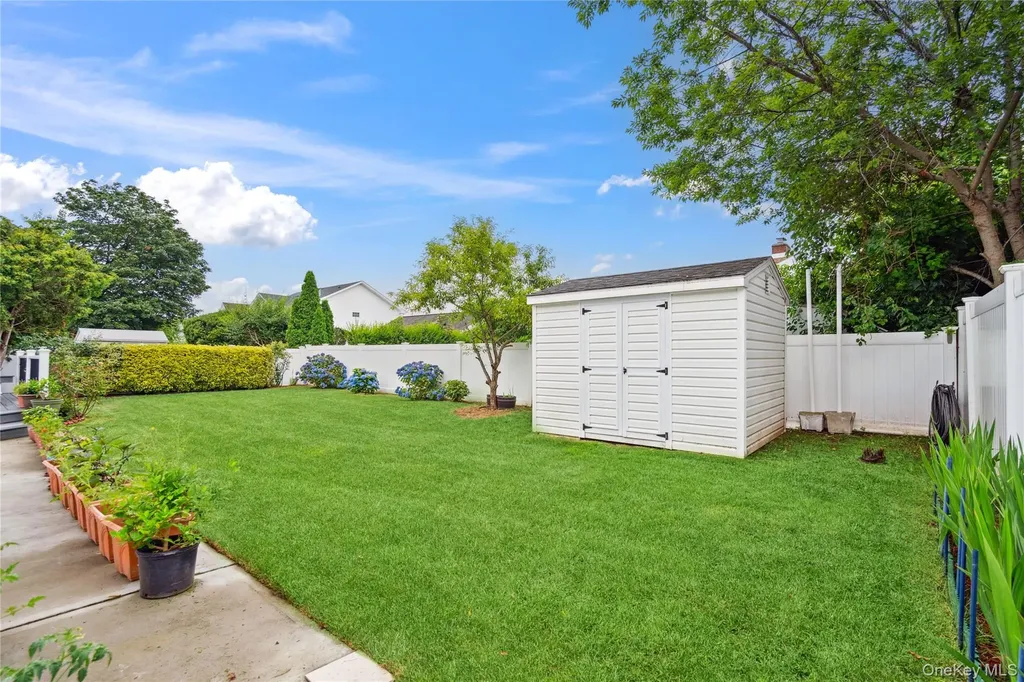 11 Sunrise Street Plainview NY 11803