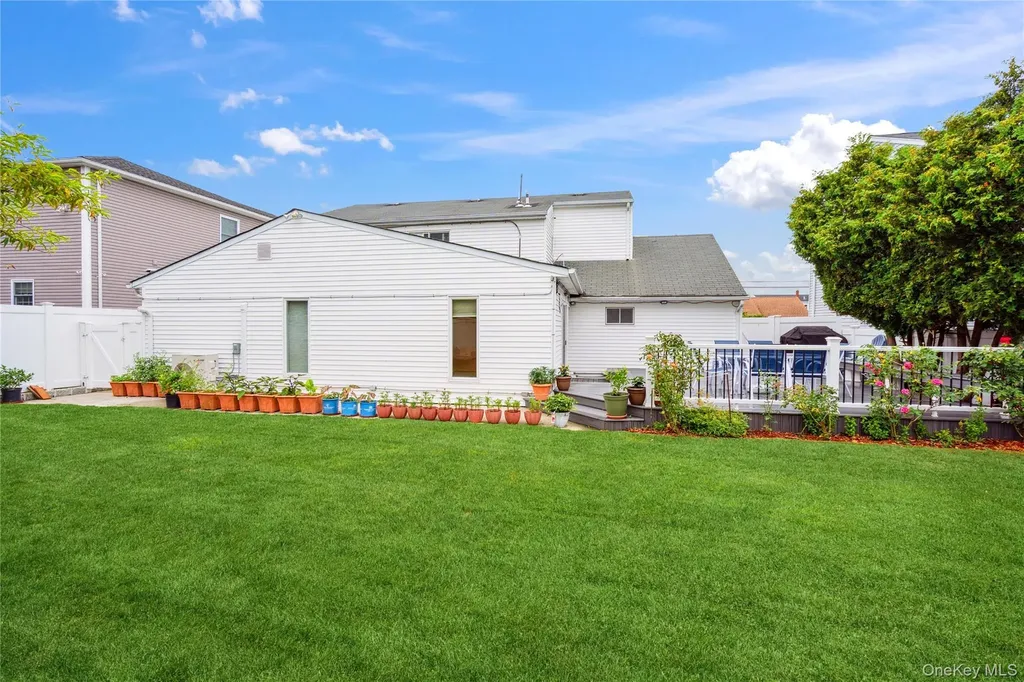 11 Sunrise Street Plainview NY 11803