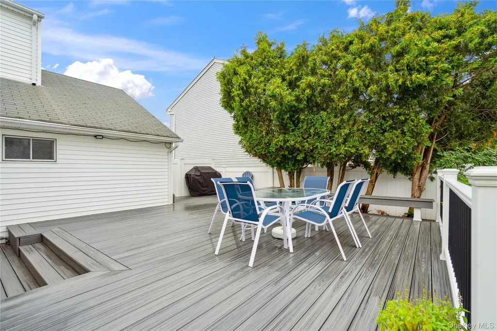 11 Sunrise Street Plainview NY 11803