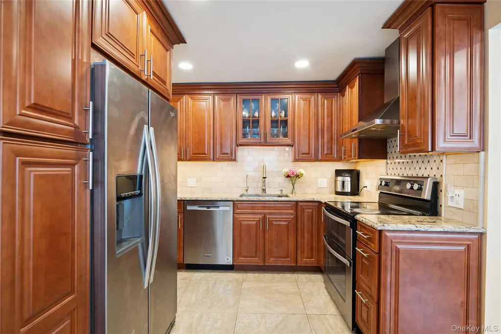 11 Sunrise Street Plainview NY 11803