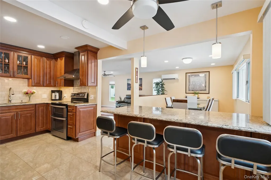 11 Sunrise Street Plainview NY 11803