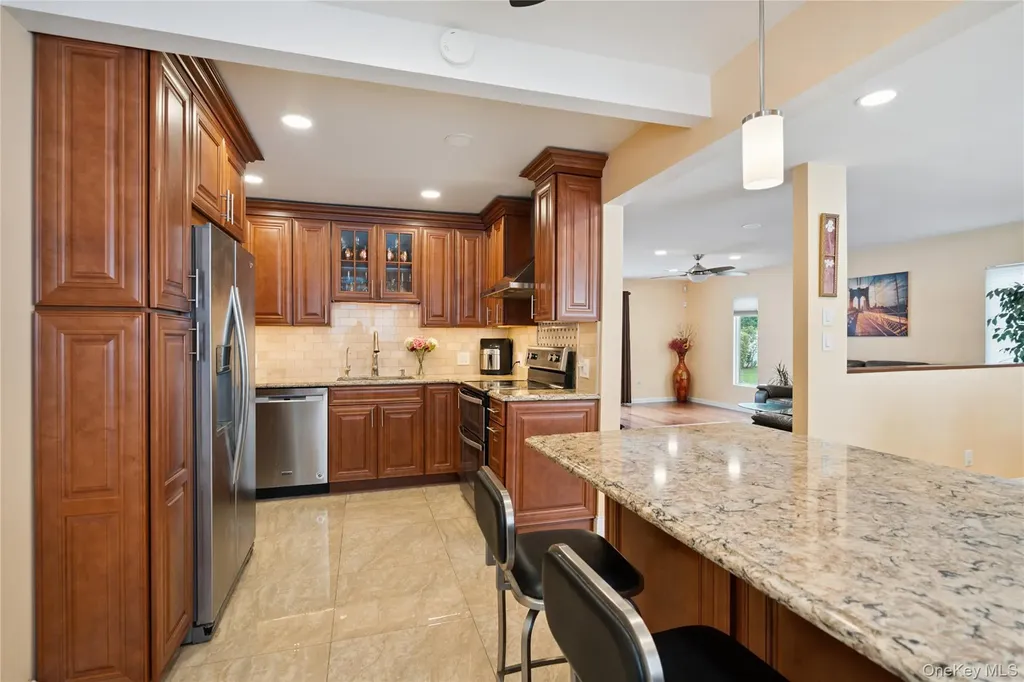 11 Sunrise Street Plainview NY 11803