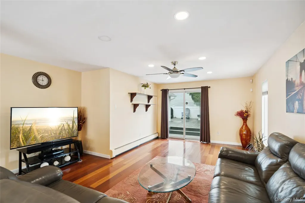 11 Sunrise Street Plainview NY 11803