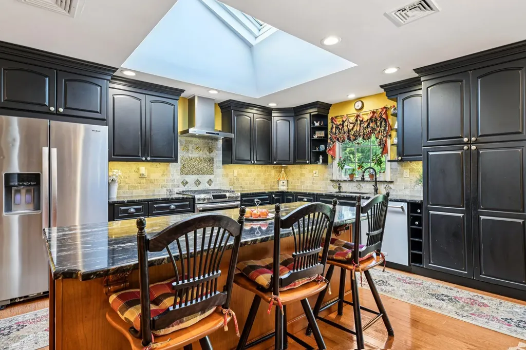 11 Kim Avenue Smithtown NY 11787