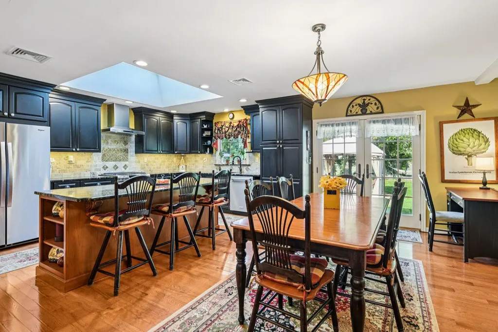 11 Kim Avenue Smithtown NY 11787