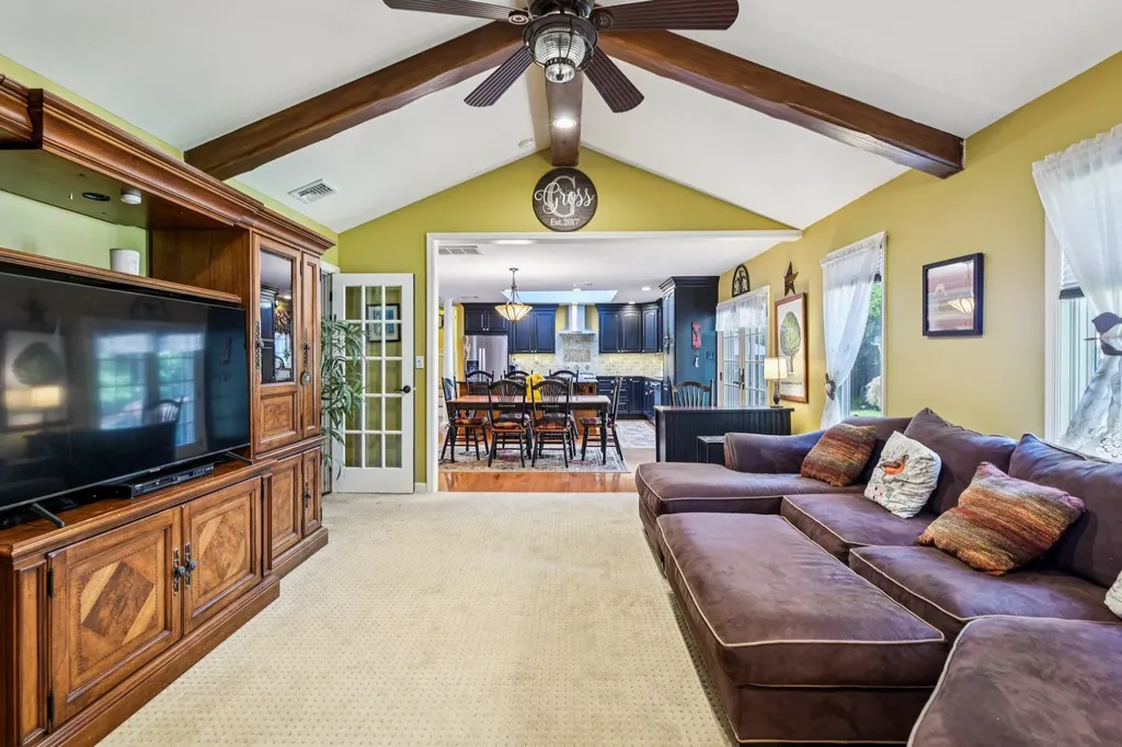 11 Kim Avenue Smithtown NY 11787