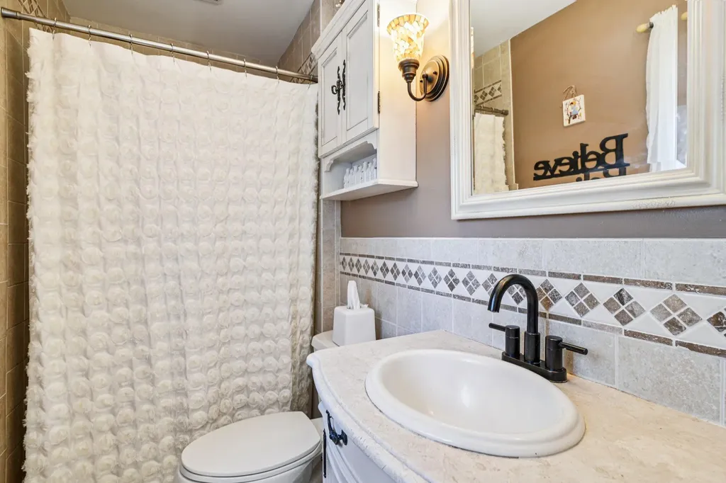 11 Kim Avenue Smithtown NY 11787