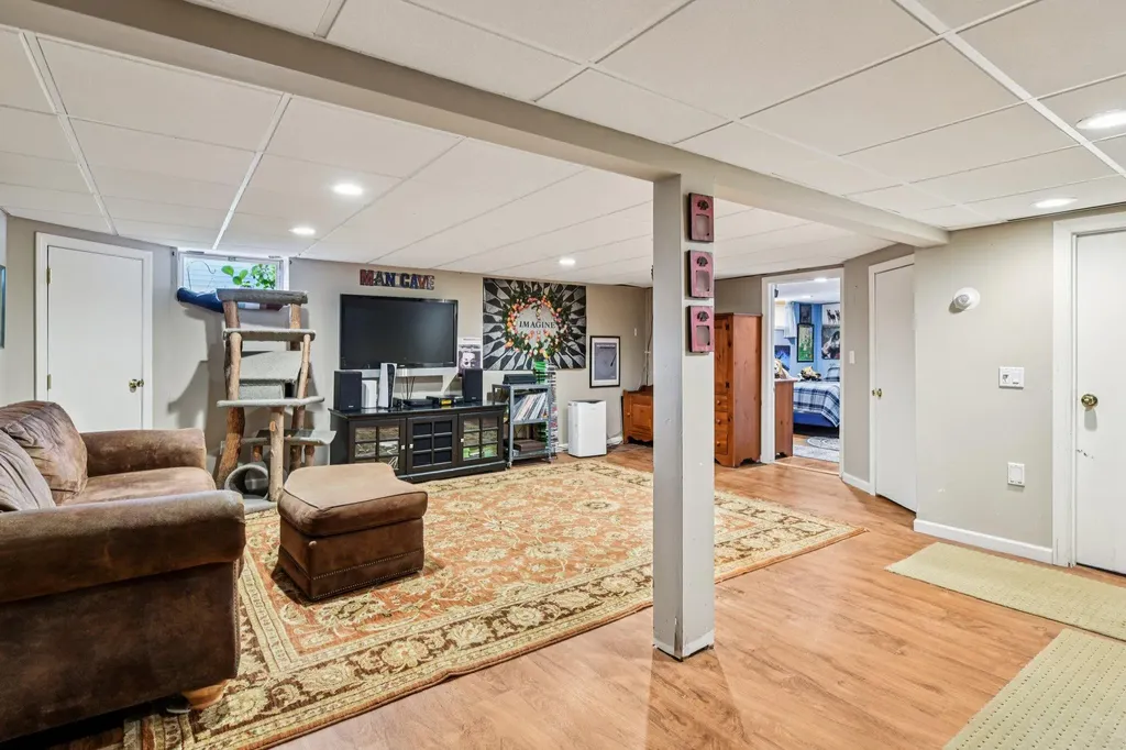 11 Kim Avenue Smithtown NY 11787