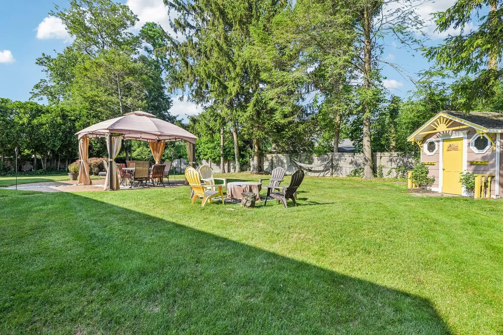 11 Kim Avenue Smithtown NY 11787
