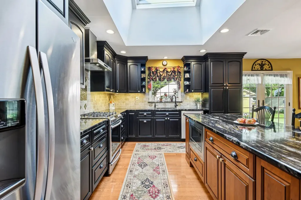 11 Kim Avenue Smithtown NY 11787