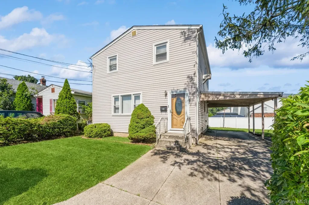 220 Elzey Avenue Elmont NY 11003