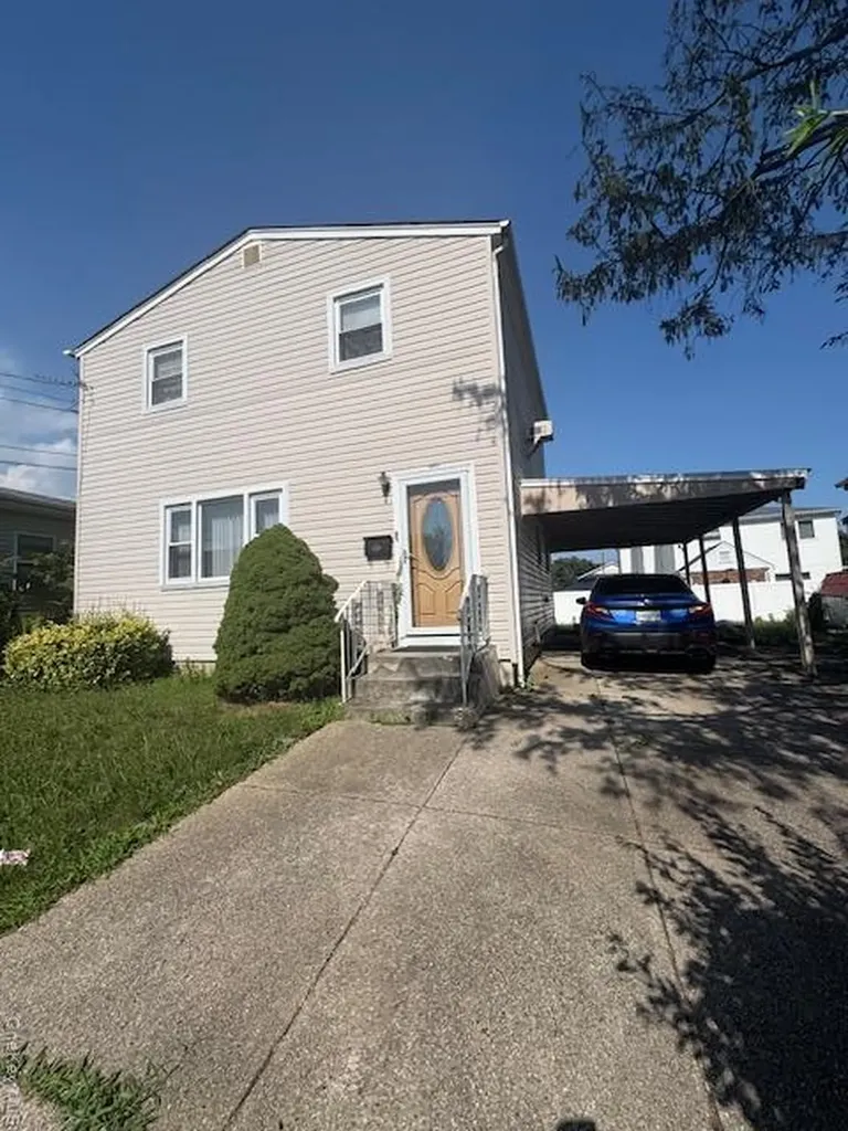 220 Elzey Avenue Elmont NY 11003