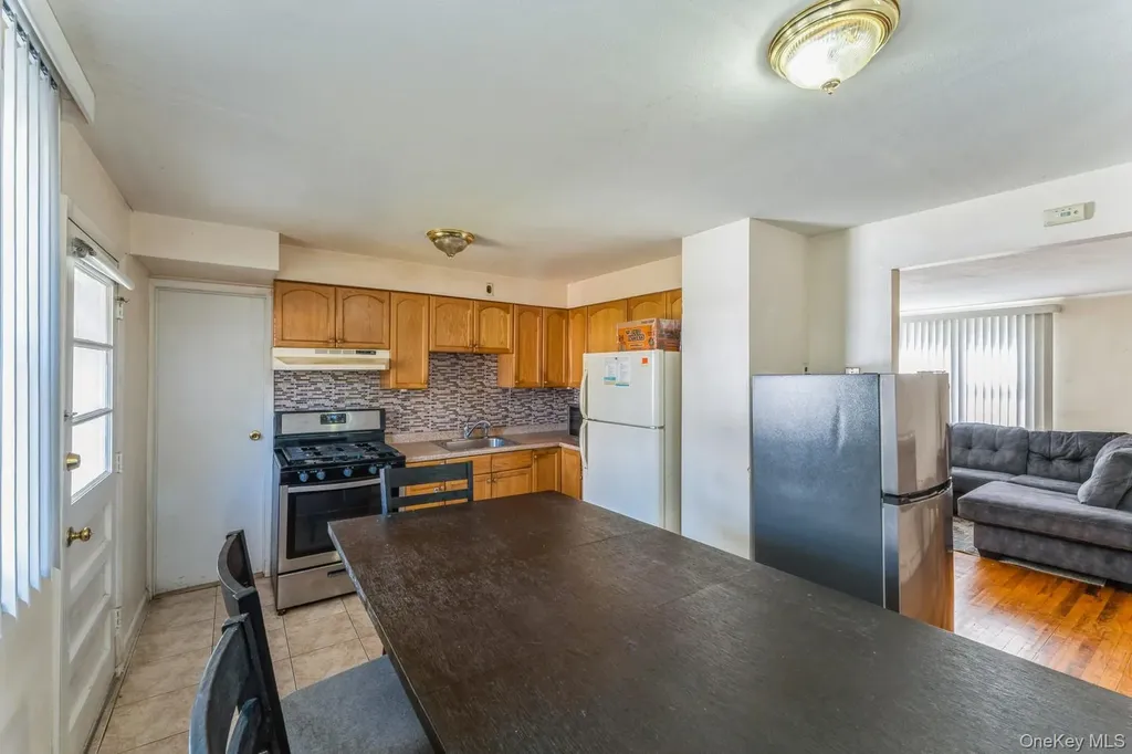 220 Elzey Avenue Elmont NY 11003