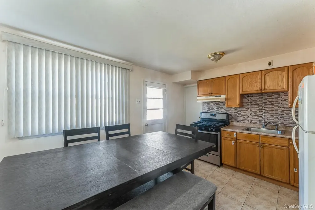 220 Elzey Avenue Elmont NY 11003