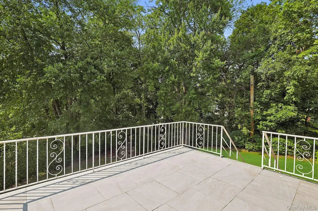 149 Longvue Terrace Yonkers NY 10710