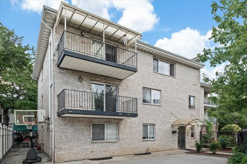 1935 Holland Avenue Bronx NY 10462