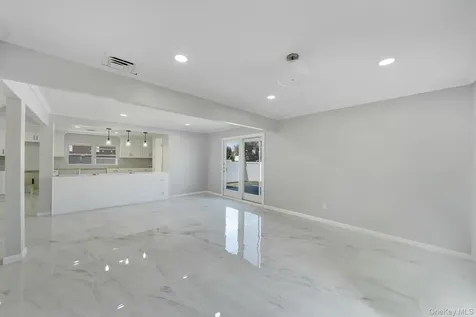 3058 Susan Road Bellmore NY 11710