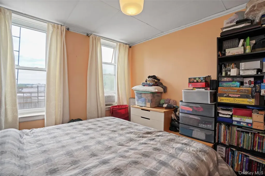 6046 Putnam Avenue Ridgewood NY 11385