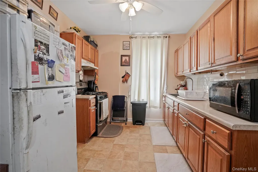 6046 Putnam Avenue Ridgewood NY 11385