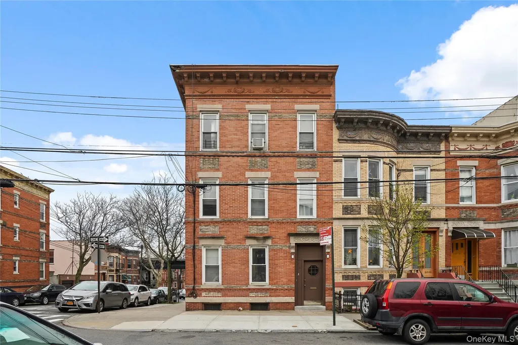 6046 Putnam Avenue Ridgewood NY 11385
