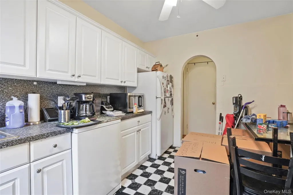 6046 Putnam Avenue Ridgewood NY 11385