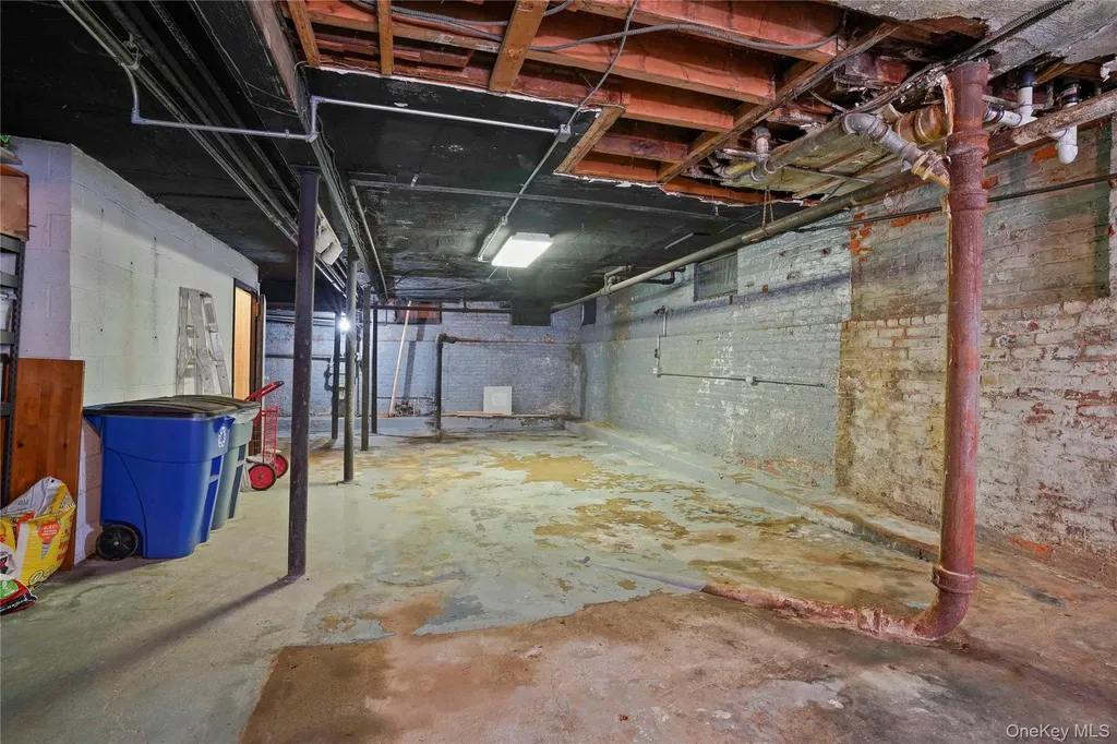 6046 Putnam Avenue Ridgewood NY 11385
