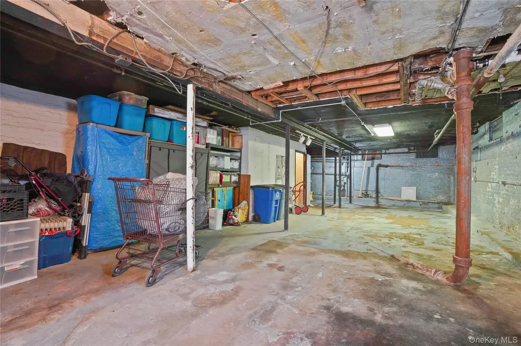 6046 Putnam Avenue Ridgewood NY 11385