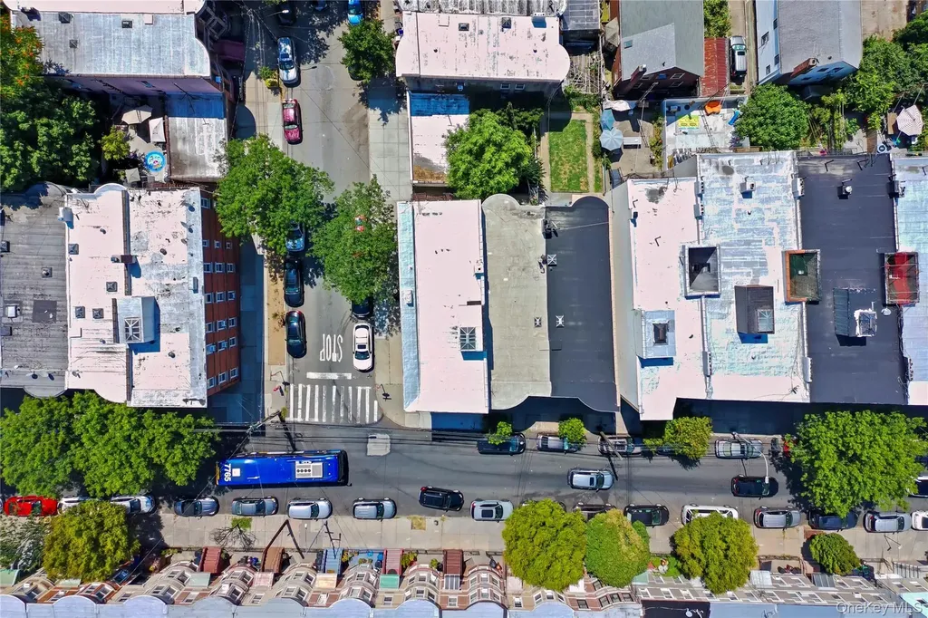 6046 Putnam Avenue Ridgewood NY 11385