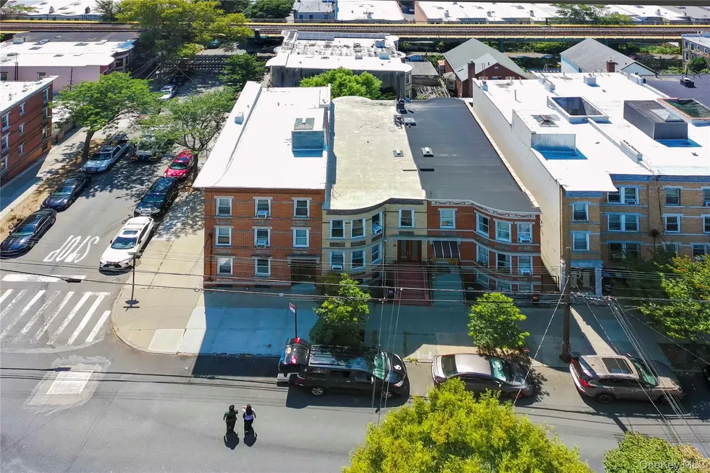 6046 Putnam Avenue Ridgewood NY 11385