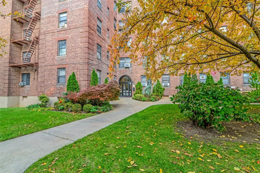 139-09 28th Road Flushing NY 11354